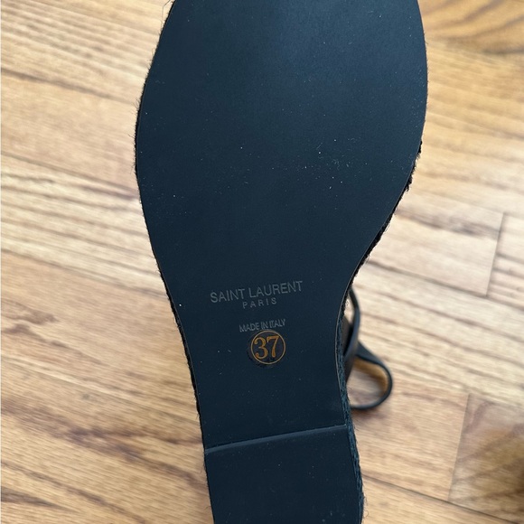 Designer inspired Black Wedge Sandals - Picture 5 of 5